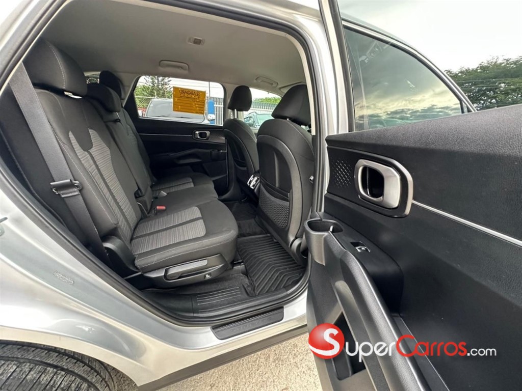 2022 Kia Sorento LX — foto 5 / 12