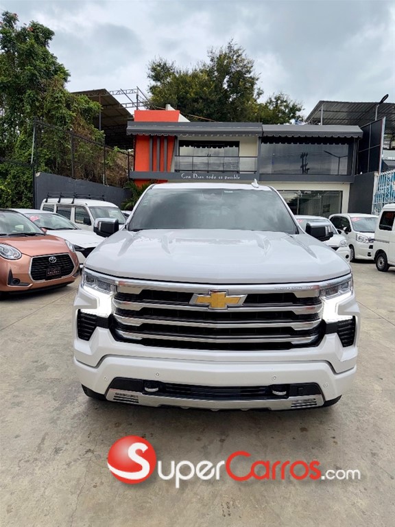 2023 Chevrolet Silverado High Country Duramax — foto 2 / 12