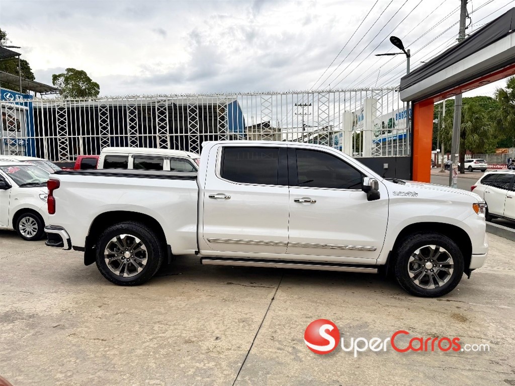 2023 Chevrolet Silverado High Country Duramax — foto 8 / 12