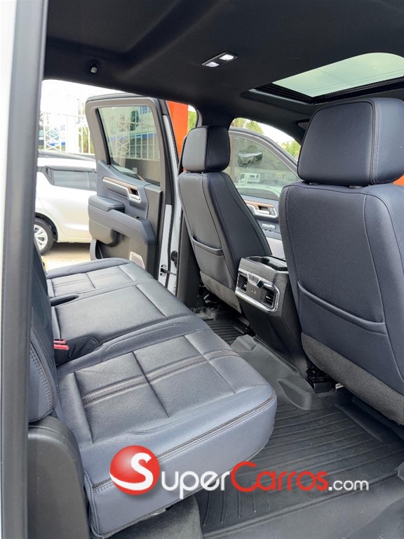 2023 Chevrolet Silverado High Country Duramax — foto 11 / 12
