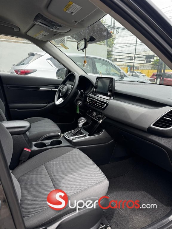 2021 Kia Seltos LX — foto 8 / 12
