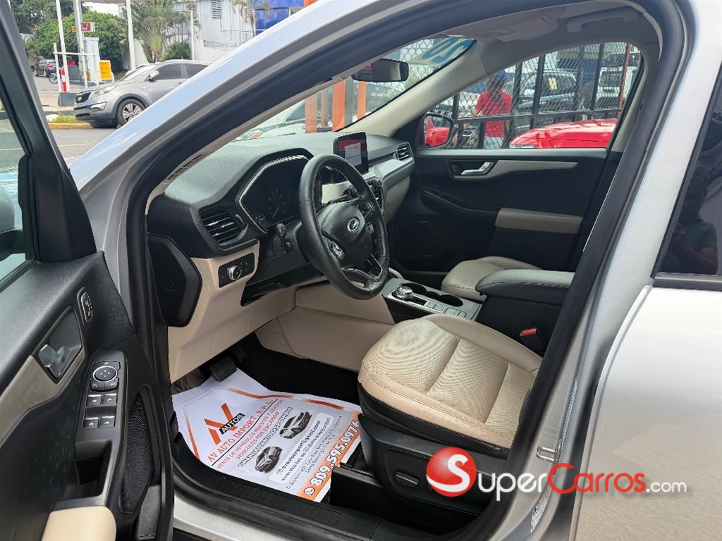 2020 Ford Escape SEL Ecoboost — foto 6 / 9