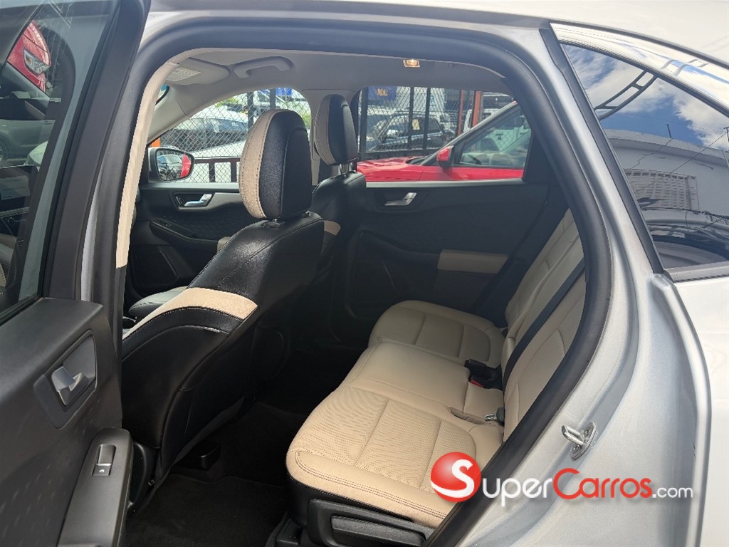 2020 Ford Escape SEL Ecoboost — foto 7 / 9