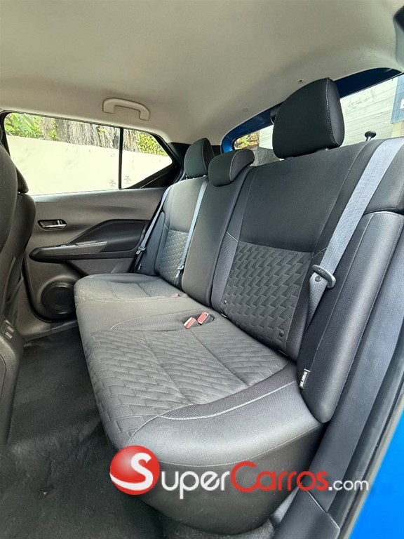 2021 Nissan Kicks SV — foto 9 / 11