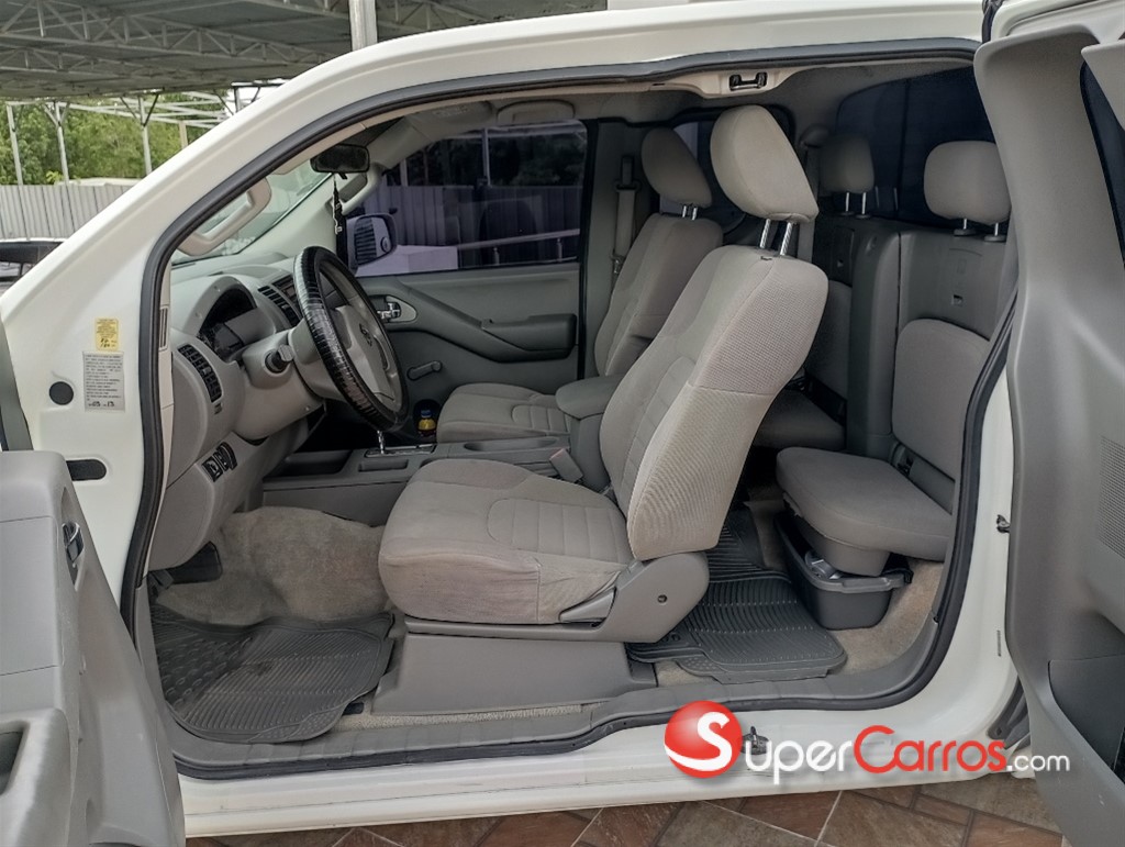 2013 Nissan Frontier LE — foto 3 / 9