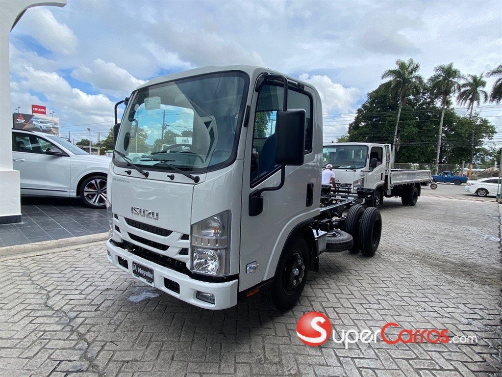 2027 Isuzu NPR 14 pies