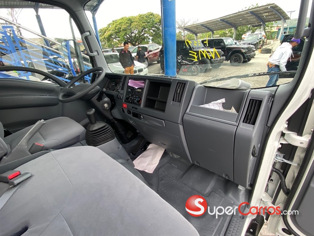 2027 Isuzu NPR 14 pies — foto 4 / 10