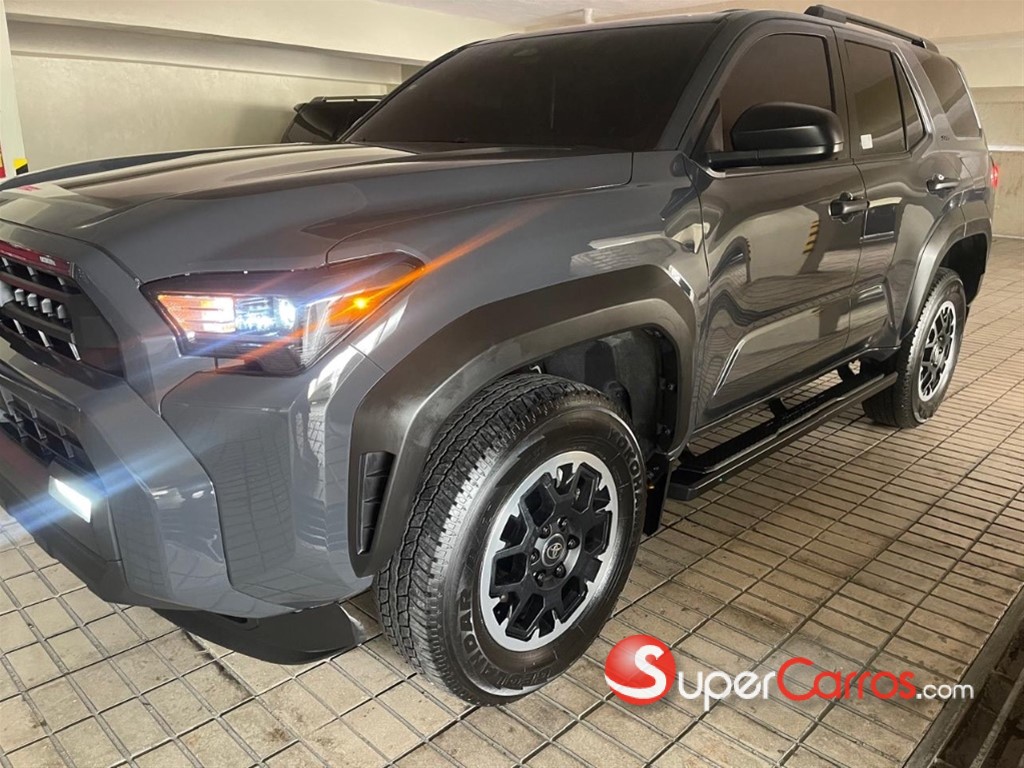 2026 Toyota 4 Runner SR5 — foto 5 / 10