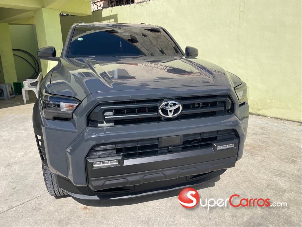 2026 Toyota 4 Runner SR5 — foto 8 / 10