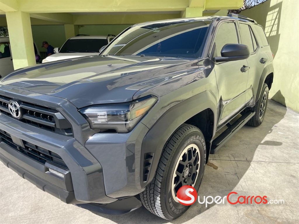 2026 Toyota 4 Runner SR5 — foto 9 / 10