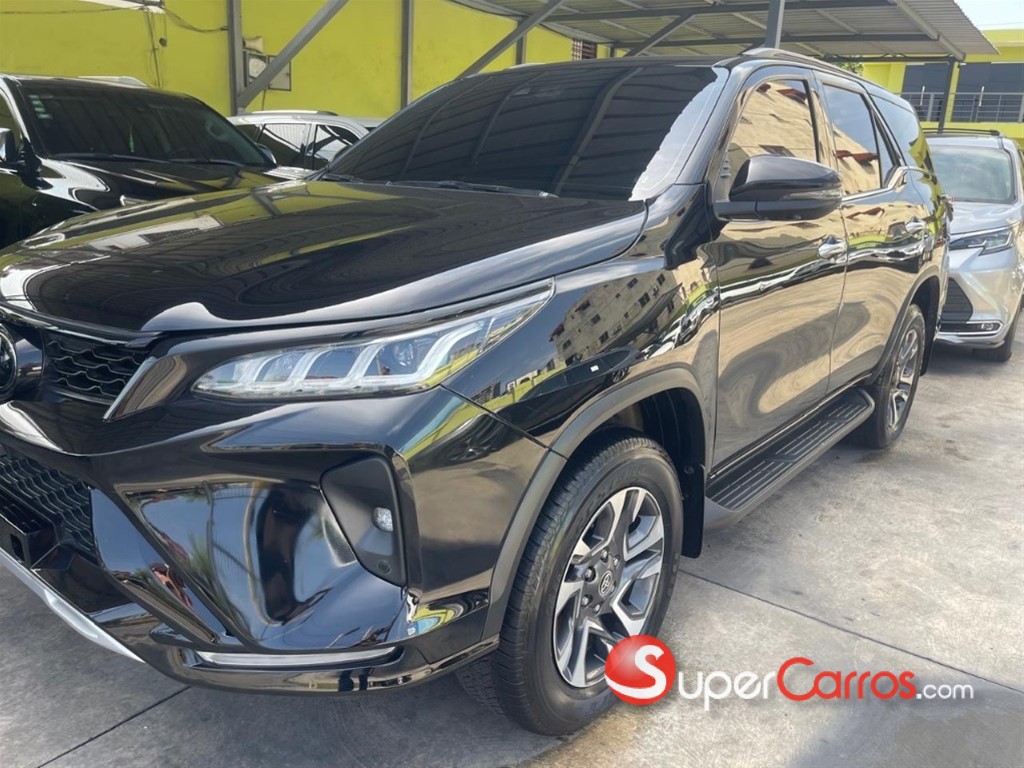 2022 Toyota Fortuner DIAMOND — foto 3 / 7