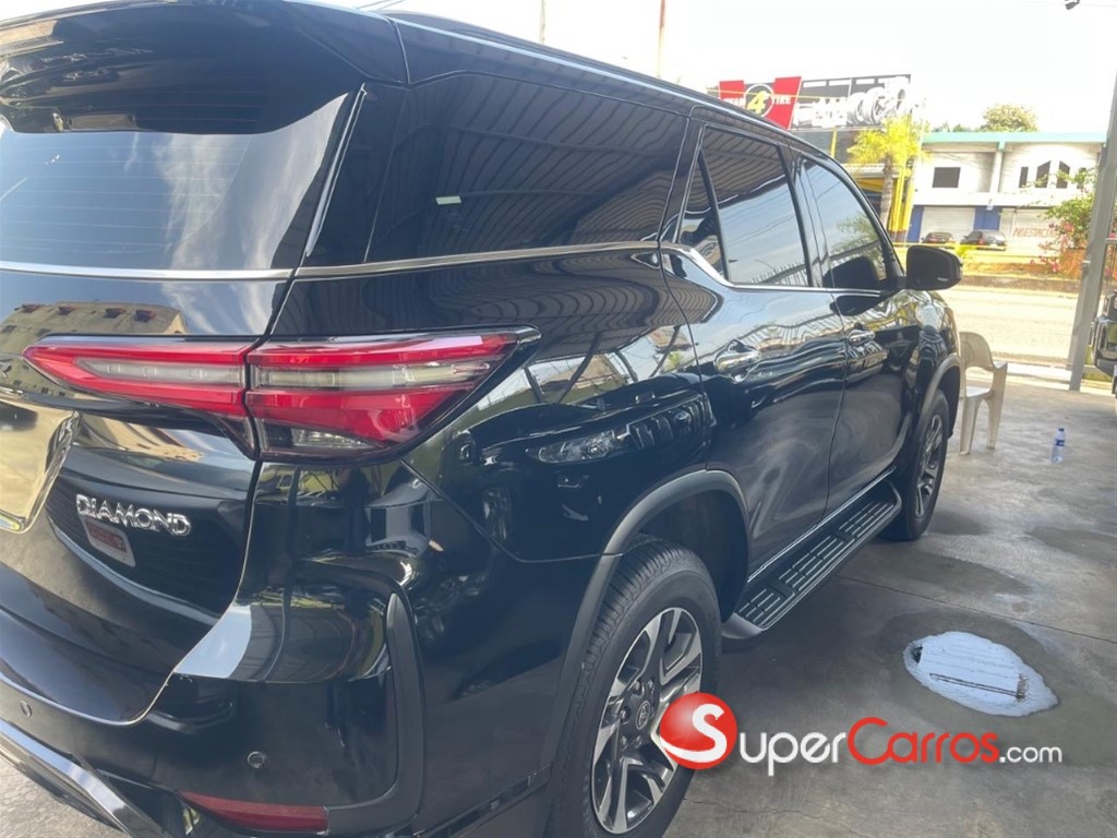 2022 Toyota Fortuner DIAMOND — foto 6 / 7