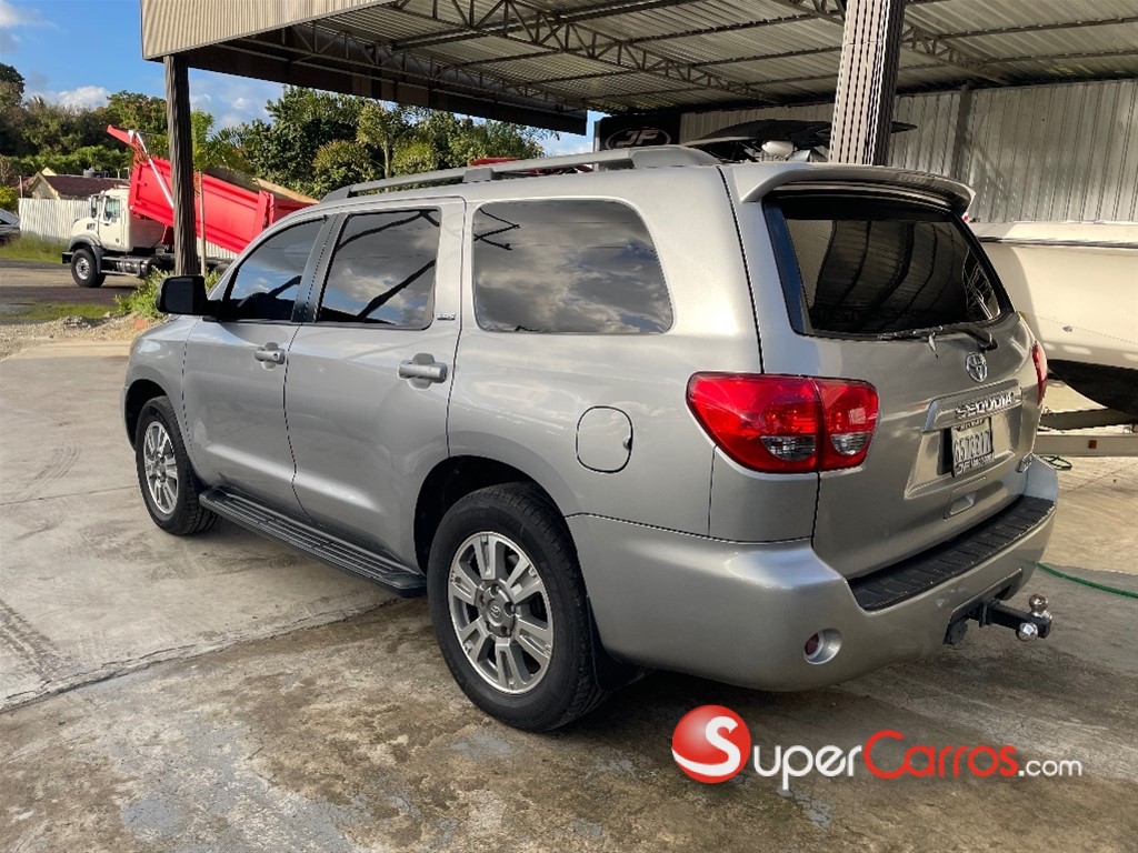 2015 Toyota Sequoia Limited — foto 8 / 11
