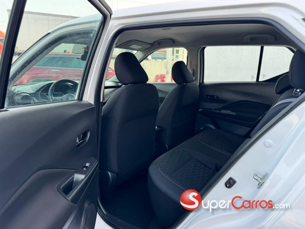 2022 Nissan Kicks S — foto 9 / 12