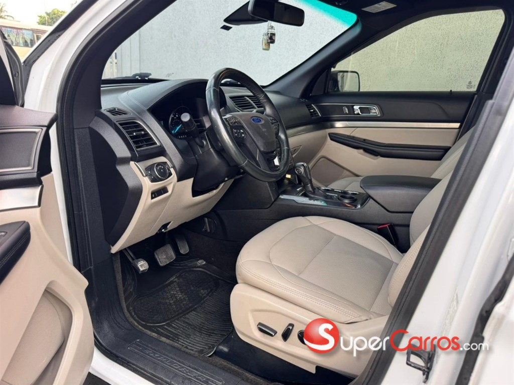 2018 Ford Explorer XLT — foto 6 / 11