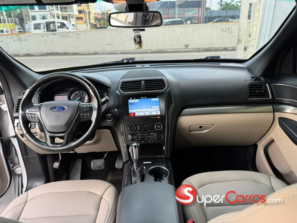 2018 Ford Explorer XLT — foto 7 / 11