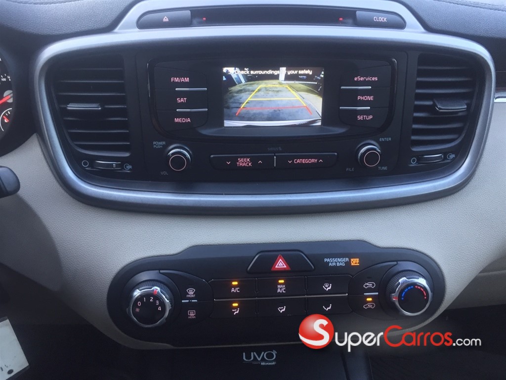 2016 Kia Sorento LX — foto 9 / 12