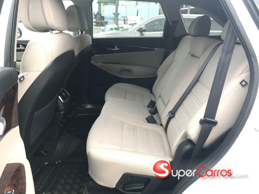 2016 Kia Sorento LX — foto 11 / 12